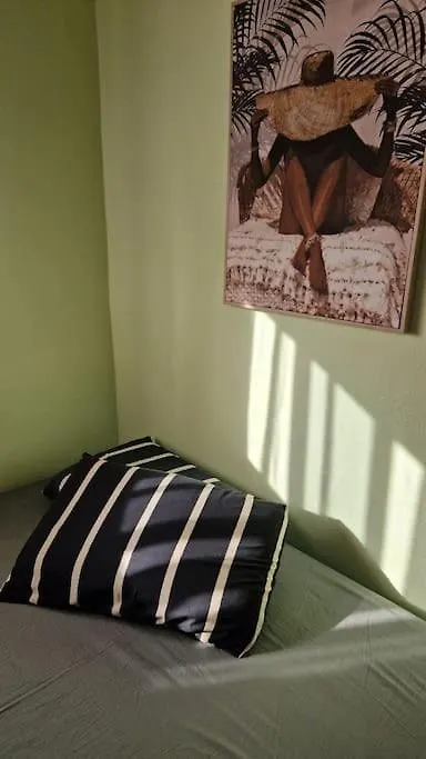 Cozy Apt Near The City Center Tirana 0*,